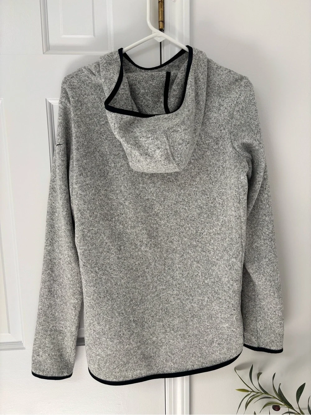 Nike Women’s Therma-FIT Heather Gray Pullover Hoodie Large